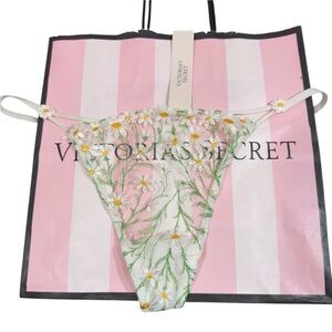 Victoria’s Secret Dream Angels Daisy Embroidered V-String Thong NWT XL